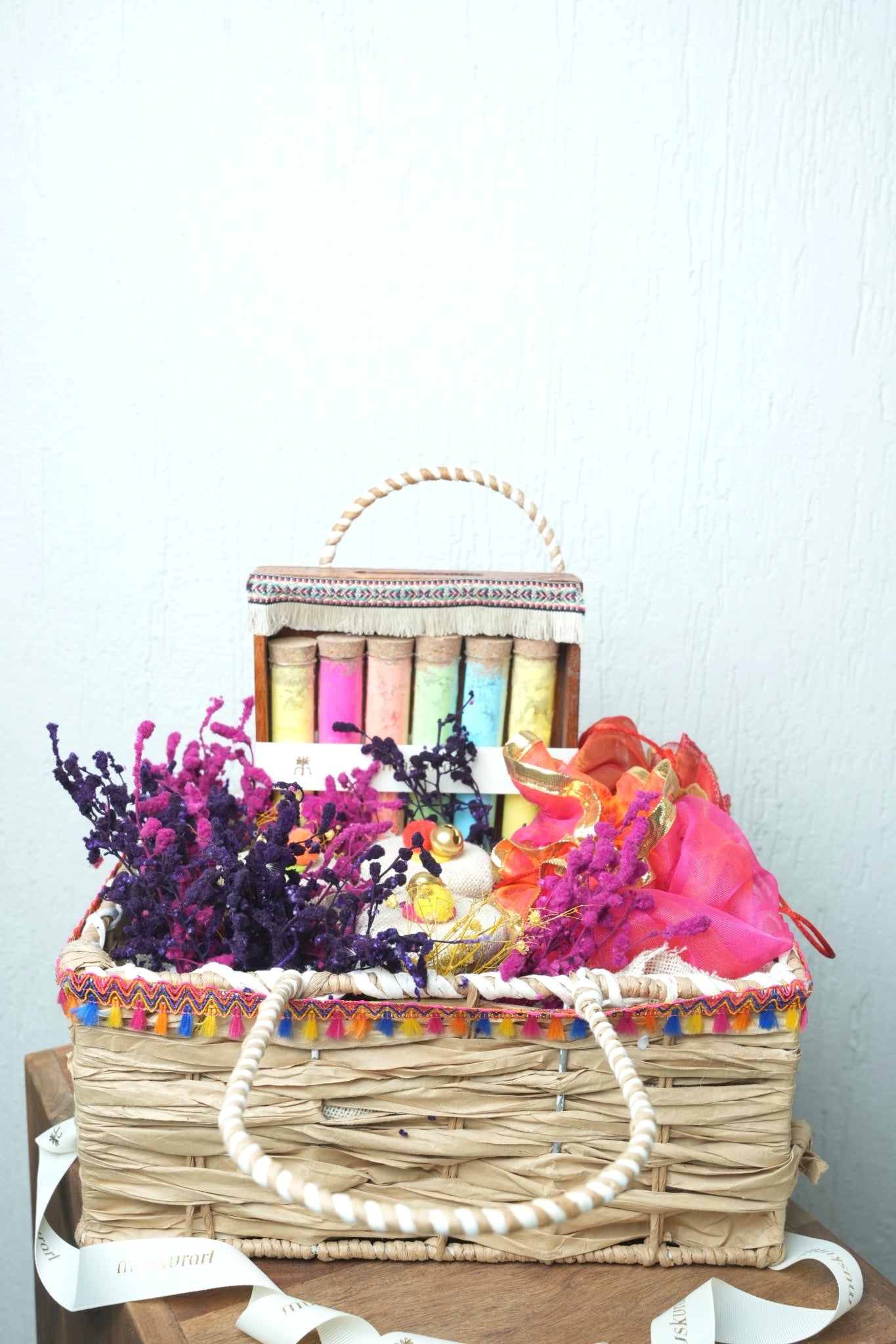 Rang-E-Muskurart Tokra - Handmade Holi Arrangement