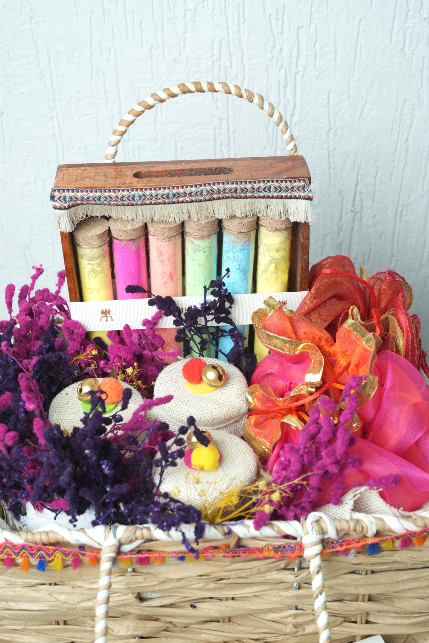 Rang-E-Muskurart Tokra - Handmade Holi Arrangement